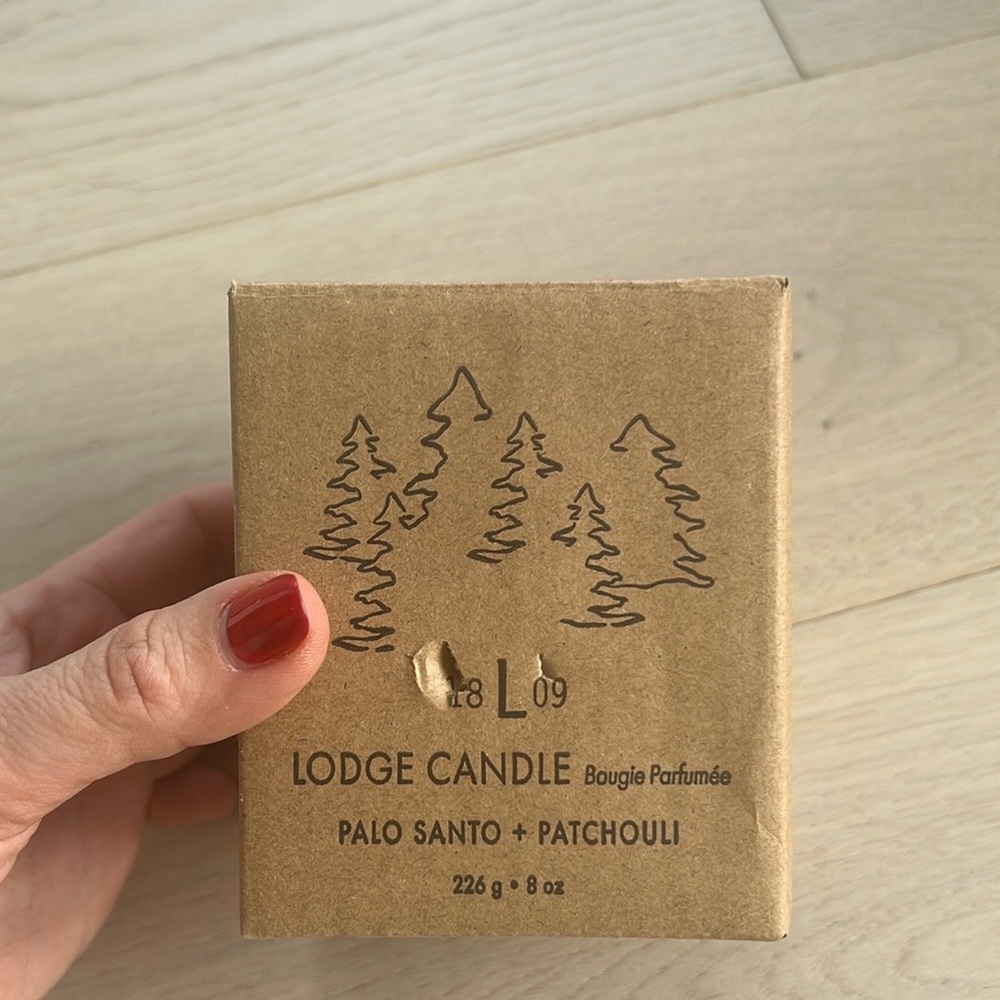 Free People 1809 Collection Lodge Candle- brand new 226 g 8 oz